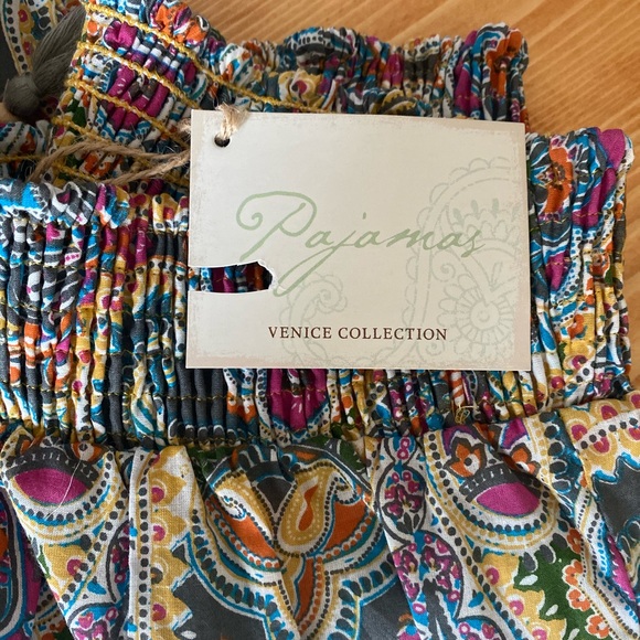 NWT Pretty paisley pattern pajama bottoms - Picture 3 of 5